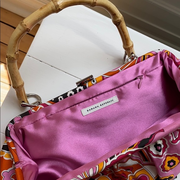 Bamboo handled snap closure silk purse - Picture 4 of 6